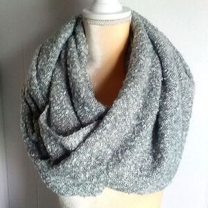 Womens Xtra Large No Label Winter Infinity Scarf/Wrap